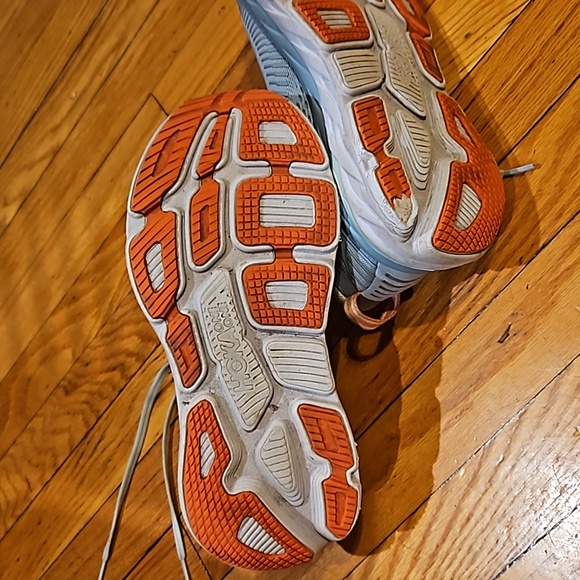 Hoka Bondi 7 one one Size: 7.5 - Picture 7 of 8